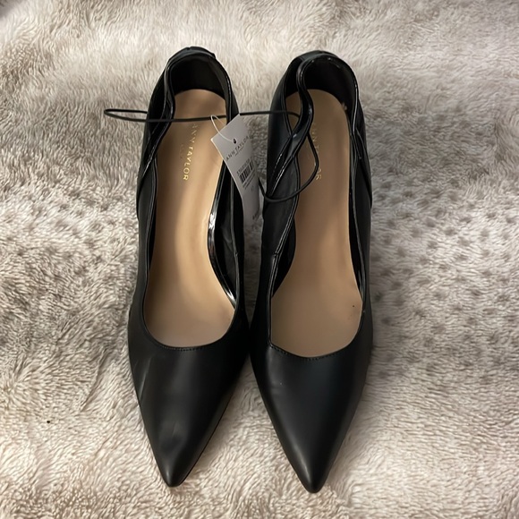Ann Taylor black leather heels. Work or play. 4 in heel. NWT - Picture 2 of 6
